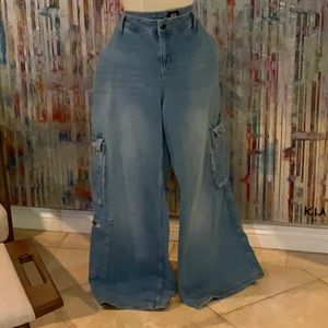 BDG Low-Rise Cargo Jean - W34 Super Wide Leg Urban Outfitters